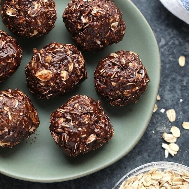 No Bake chocolate oat balls